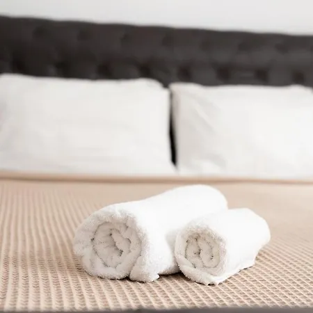 Palm House Near Airport * Heraklion (Crete)
